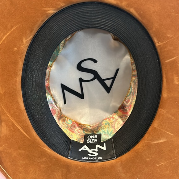 Tan velvet flat brim hat with braided rim, one size, brand ASN Los Angeles - Picture 3 of 3